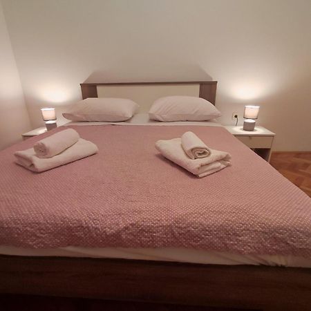 Apartment Roncevic Vrsi Eksteriør billede